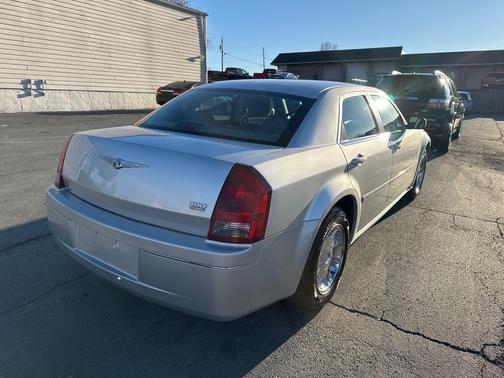 2005 Chrysler 300 Touring