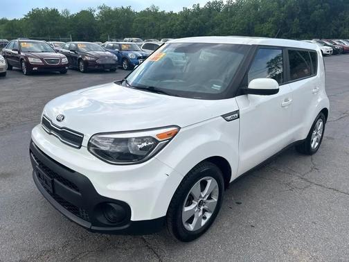 WHITE 2019 Kia Soul Base