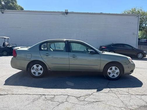 GREEN 2005 Chevrolet Malibu Base