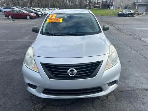 SILVER 2012 Nissan Versa 1.6 S