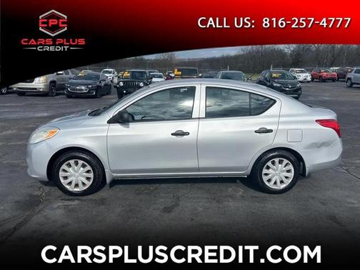 SILVER 2012 Nissan Versa 1.6 S