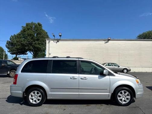 2010 Chrysler Town & Country Touring