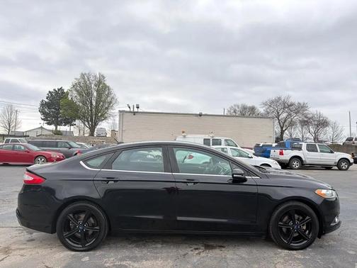 BLACK 2016 Ford Fusion SE