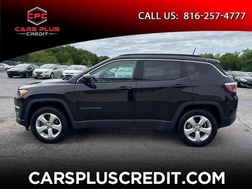 Diamond Black Crystal Pearlcoat 2018 Jeep Compass Latitude
