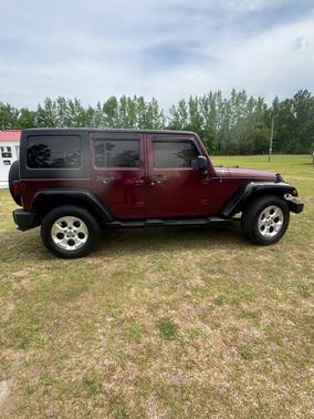 Black Clearcoat 2013 Jeep Wrangler Unlimited Sahara