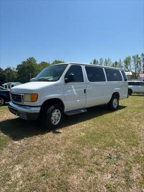 2004 Ford E350 Super Duty XL Wagon