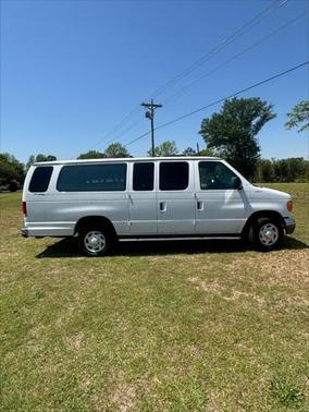 2004 Ford E350 Super Duty XL Wagon