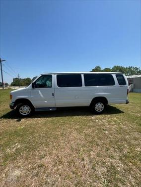 2004 Ford E350 Super Duty XL Wagon
