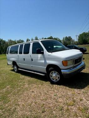 2004 Ford E350 Super Duty XL Wagon