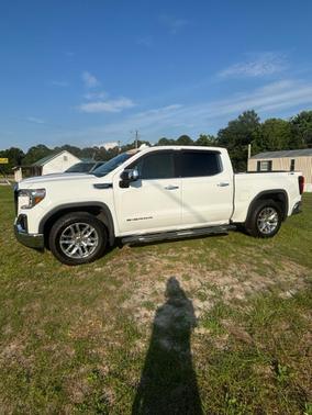 White 2022 GMC Sierra 1500 SLT