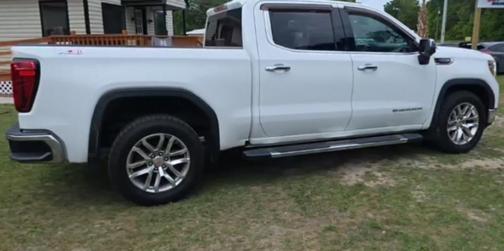 White 2022 GMC Sierra 1500 SLT