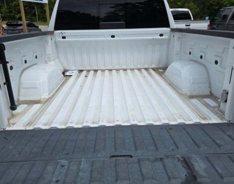 White 2022 GMC Sierra 1500 SLT