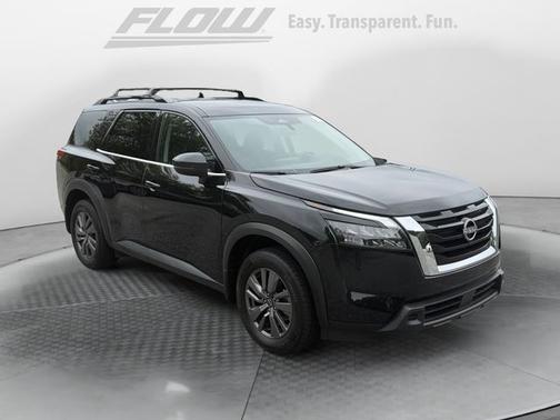 Super Black 2025 Nissan Pathfinder SV
