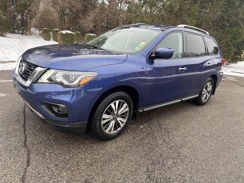 2017 Nissan Pathfinder SL