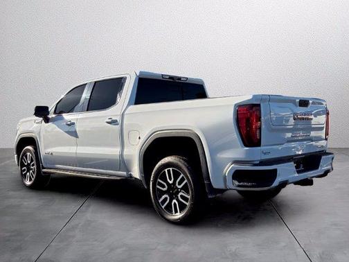 White 2021 GMC Sierra 1500 AT4