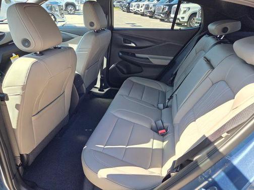 Ocean Blue Metallic 2026 Buick Envista Avenir