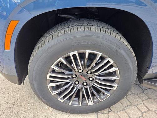 Metallic 2026 GMC Yukon XL Elevation