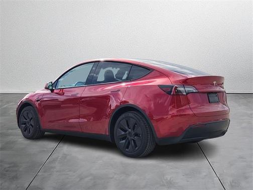 2025 Tesla Model Y Long Range