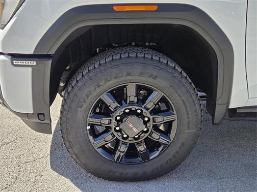 2025 GMC Sierra 2500 AT4