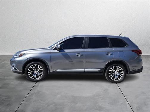 2016 Mitsubishi Outlander SE