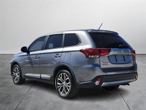 2016 Mitsubishi Outlander SE
