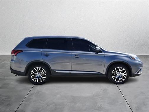2016 Mitsubishi Outlander SE
