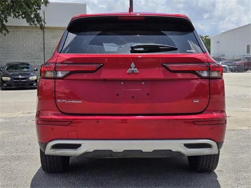 2022 Mitsubishi Outlander SE