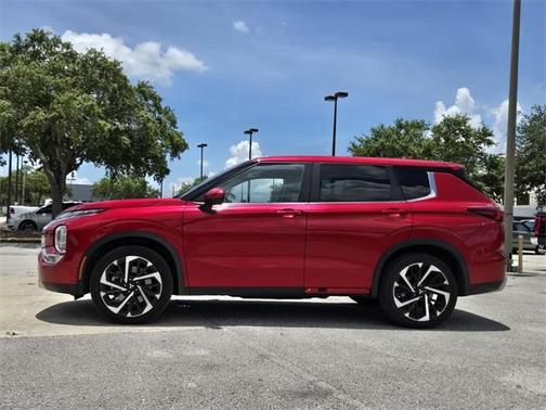 2022 Mitsubishi Outlander SE