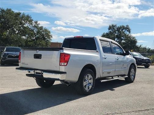 2013 Nissan Titan SV