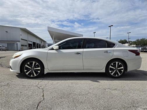 2017 Nissan Altima 2.5 SR