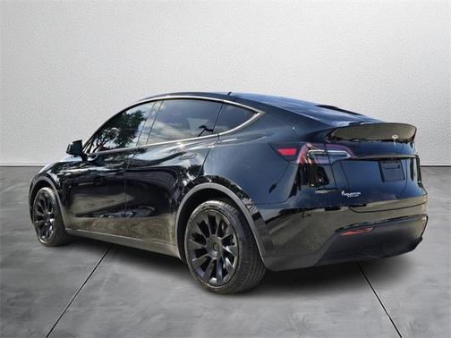 2025 Tesla Model Y Long Range