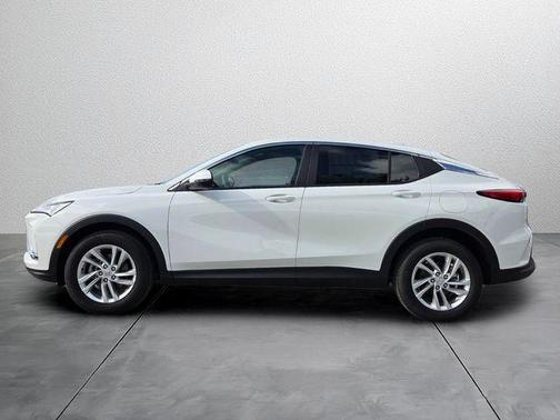 Summit White 2026 Buick Envista Preferred
