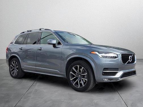 Gray Metallic 2019 Volvo XC90 T6 Momentum