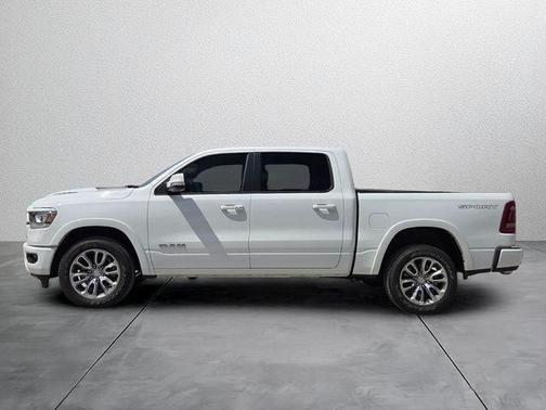 Bright White Clearcoat 2022 RAM 1500 Laramie