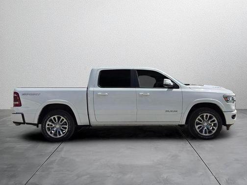 Bright White Clearcoat 2022 RAM 1500 Laramie