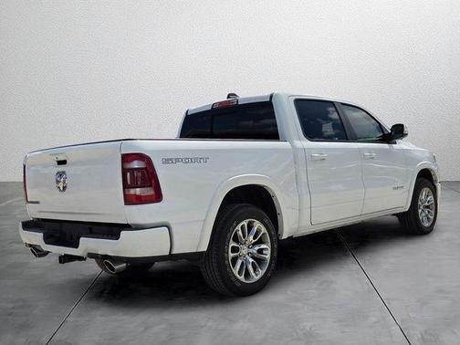 Bright White Clearcoat 2022 RAM 1500 Laramie