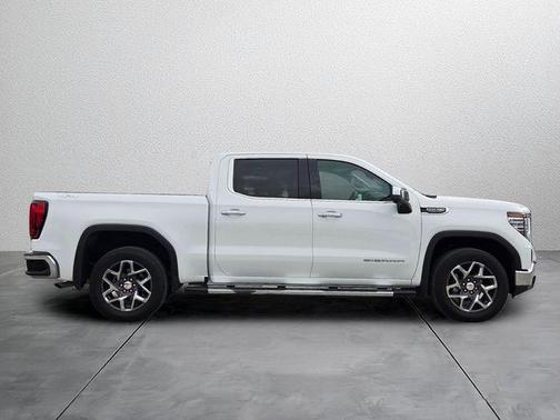 White 2024 GMC Sierra 1500 SLT