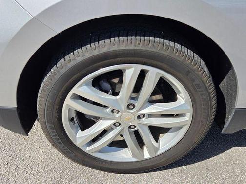 Silver Ice Metallic 2020 Chevrolet Equinox Premier w/2LZ