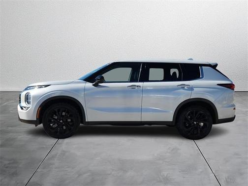 2022 Mitsubishi Outlander Black Edition