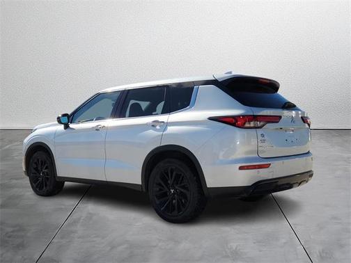 2022 Mitsubishi Outlander Black Edition