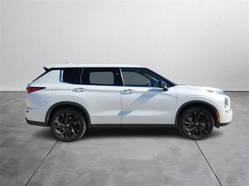 2022 Mitsubishi Outlander Black Edition