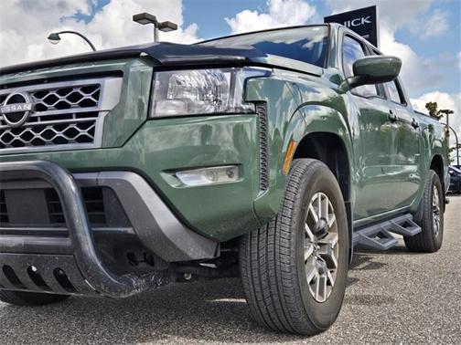2023 Nissan Frontier SV