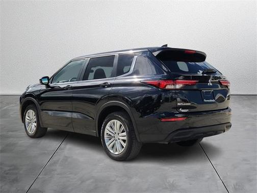2024 Mitsubishi Outlander ES