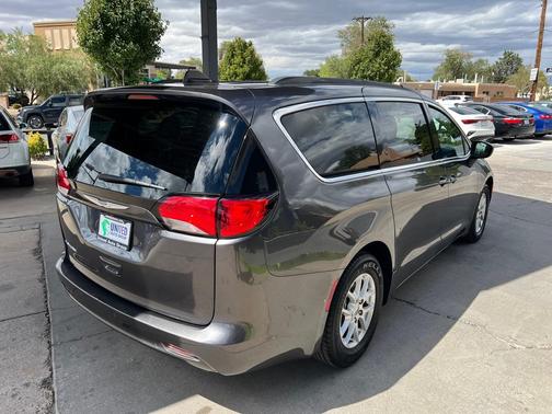 2021 Chrysler Voyager LXI