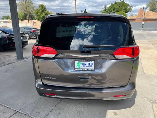 2021 Chrysler Voyager LXI