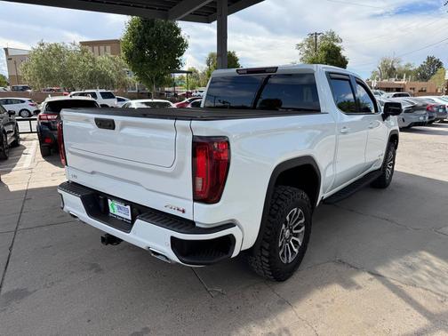 Summit White 2023 GMC Sierra 1500 AT4