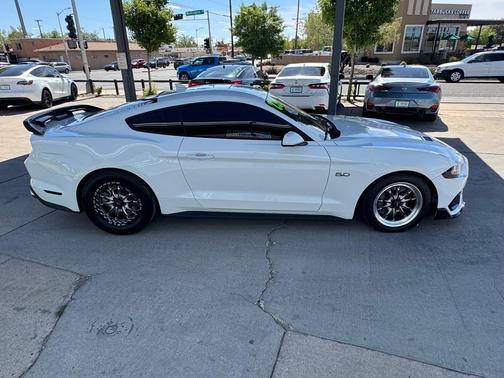 Oxford White 2023 Ford Mustang GT