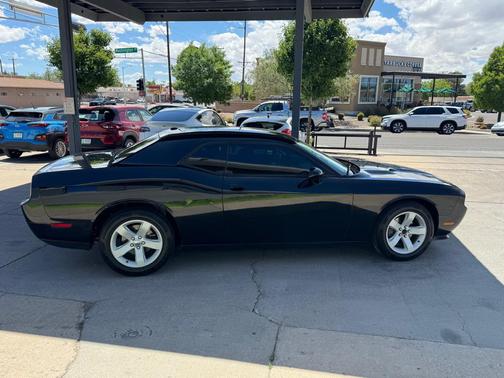 Black Clearcoat 2013 Dodge Challenger SXT
