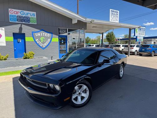 Black Clearcoat 2013 Dodge Challenger SXT