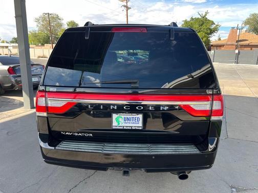 2017 Lincoln Navigator Select